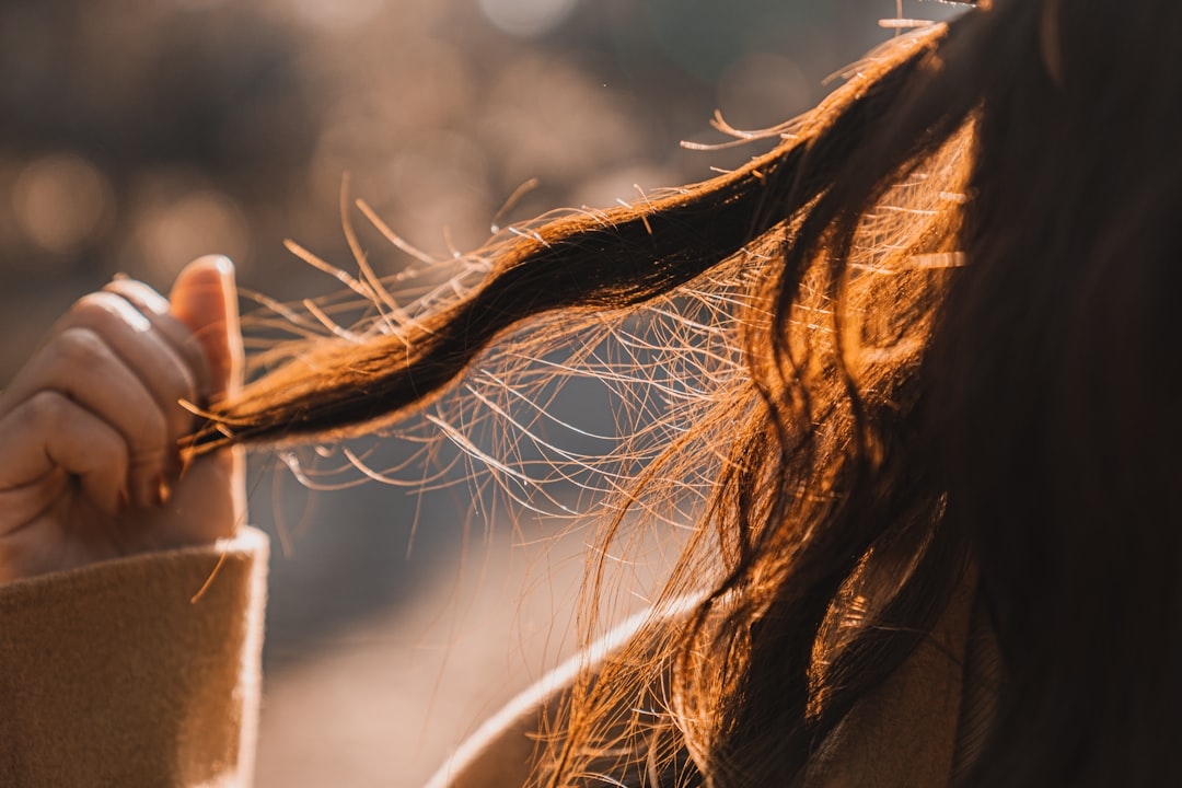 Why Does My Hair Keep Breaking? Complete Causes and Solutions