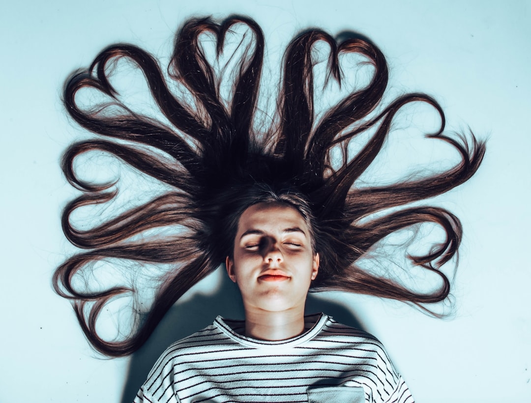 What Causes Flyaway Hair: The Complete Science and Solutions